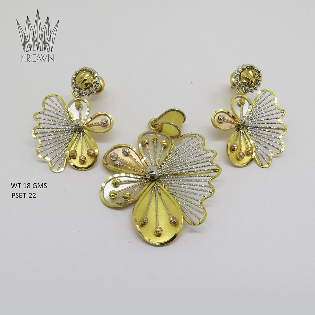 Butterfly-shaped-pendant-set-made-for-modern-look-with-shiny-wires-and-beads-making-it-combination-with-handmade-pieces.-Product-code-pset22-wt-18gms22ct-can-be-made-in-18kt..jpg