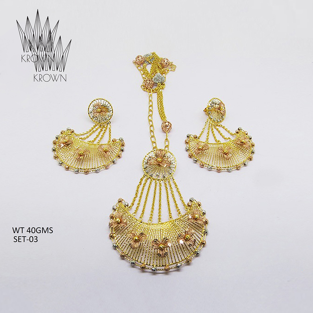 Delicate-necklace-crafted-with-a-chandbali-pattern-made-with-cutting-wires-and-chains-innovated-to-give-a-fresh-modern-look.Product-code-SET03-WT-40GMS22CT-Can-be-made-in-18kt.jpg