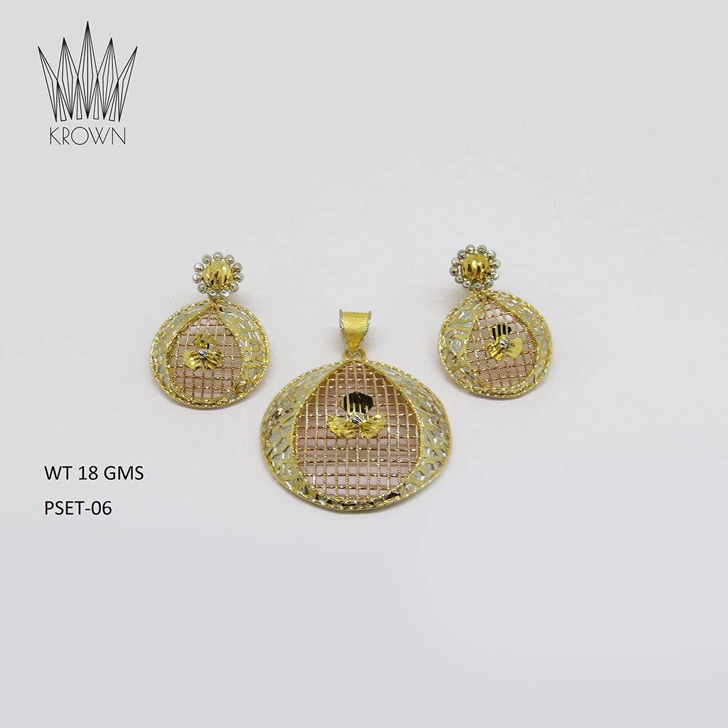 This-textured-pendant-set-made-with-combination-of-shiny-cutting-wires-makes-it-a-elegant-deisgn.Product-code-pset06-wt18gms22ct.-Can-be-made-in-18kt..jpg